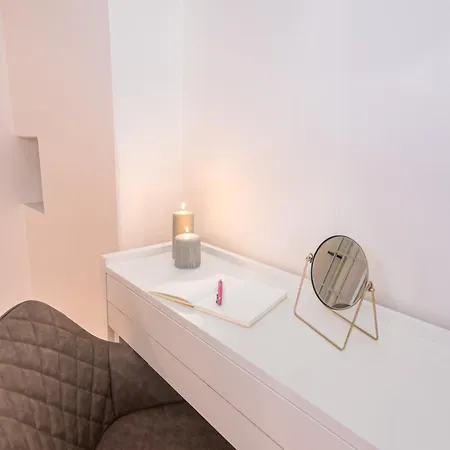 Stylish Gem By Charles Bridge With A Stunning View Apartment *