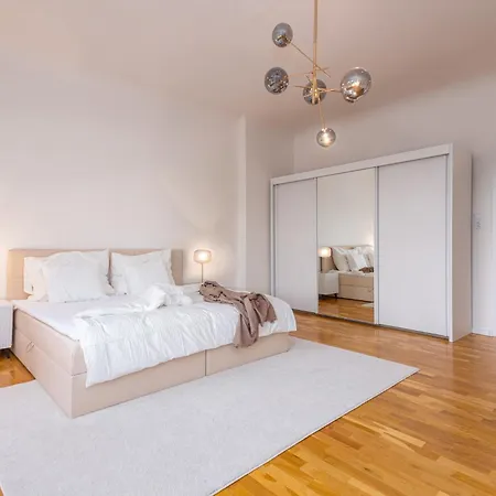 Lägenhet Stylish Gem By Charles Bridge With A Stunning View