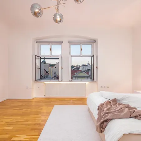Lägenhet Stylish Gem By Charles Bridge With A Stunning View Prag