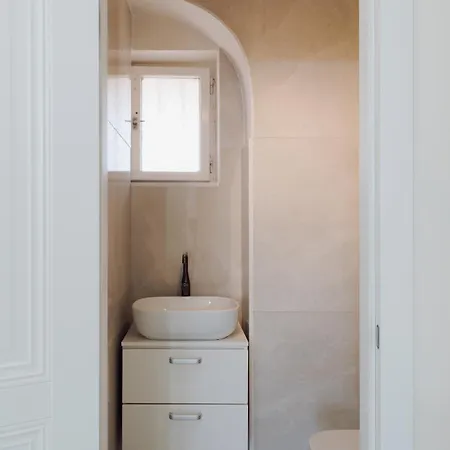 Stylish Gem By Charles Bridge With A Stunning View Lägenhet *